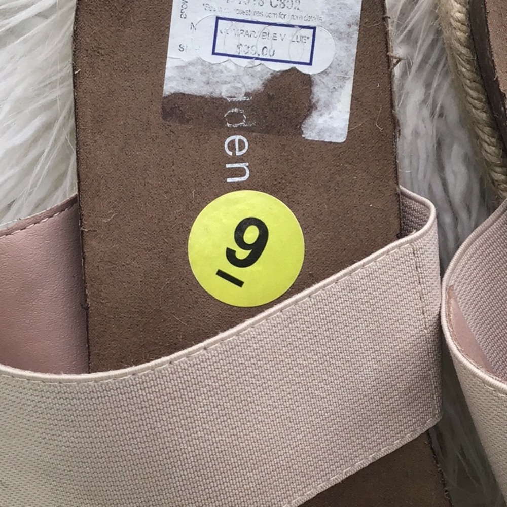 Sandals - Picture 5 of 5
